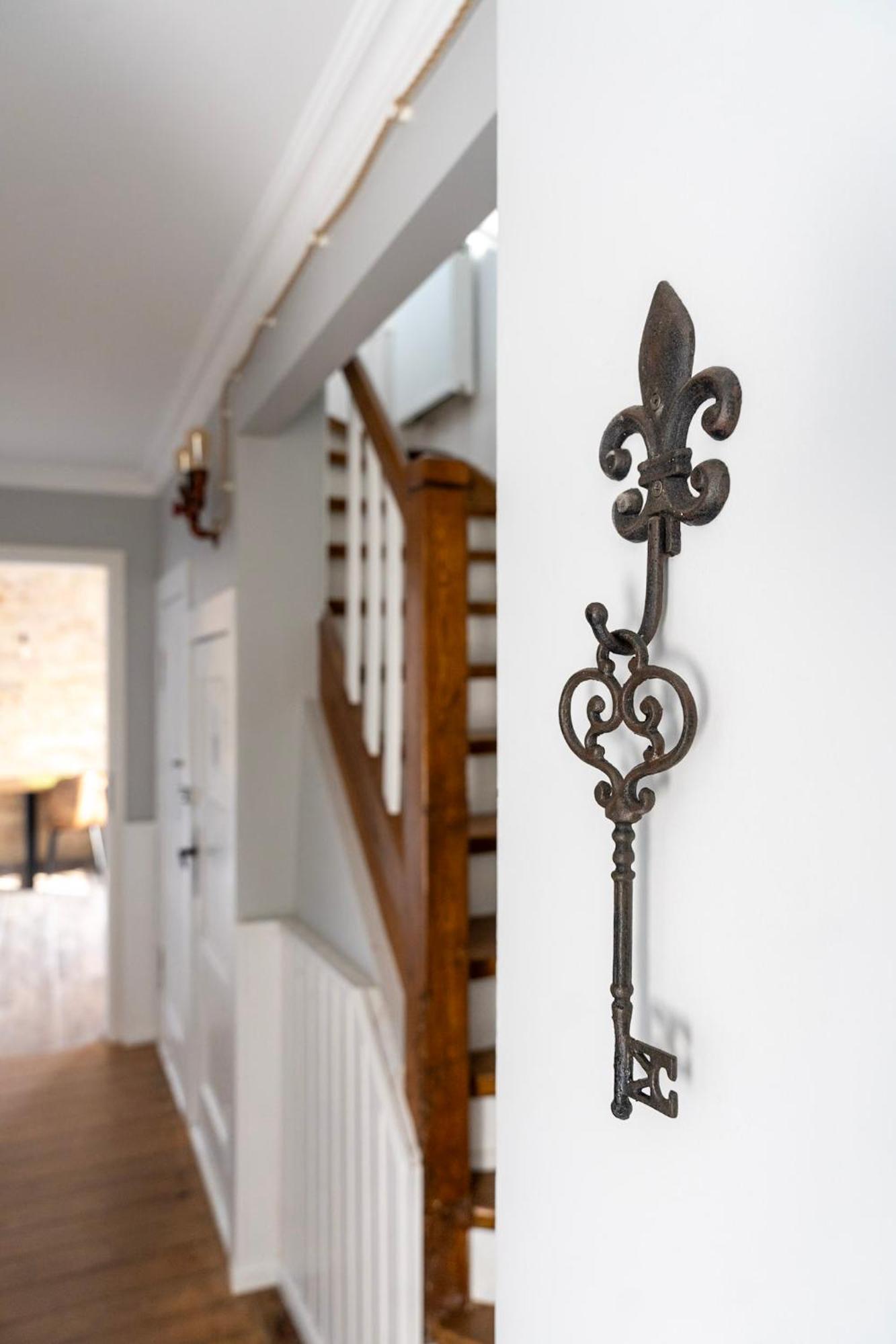 Rustic Charm - By Comfort Housing *